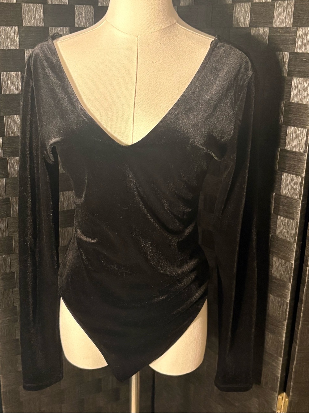 GB Black Velvet Deep V Long Sleeve Bodysuit Size L